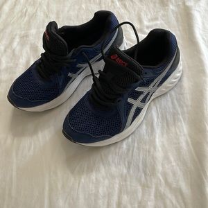 Youth Asics Tennis Shoe 5.5